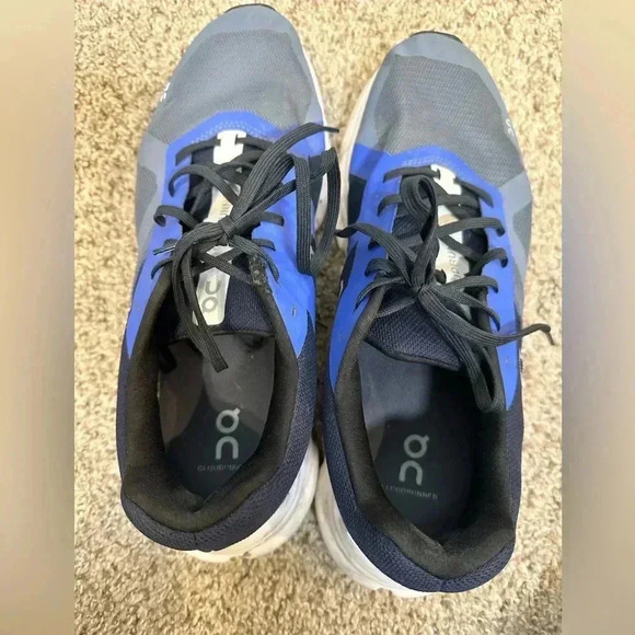 On Running Men's Cloudrunner Shoes - Metal / Midnight 10.5 - Picture 9 of 10